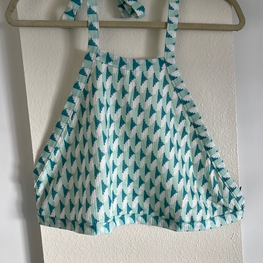 Geometric tie crop top